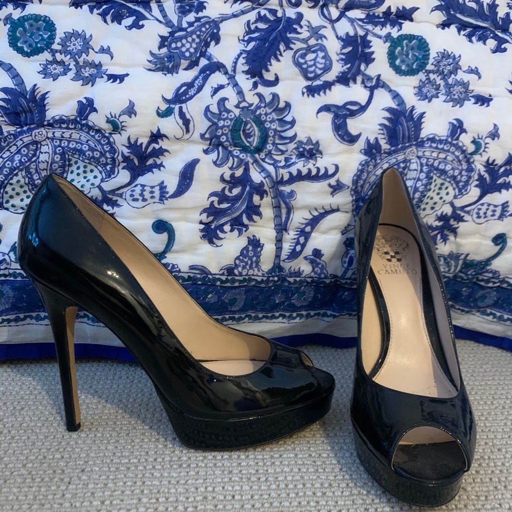 Vince Camuto 5 inch AMAZING condition heels!